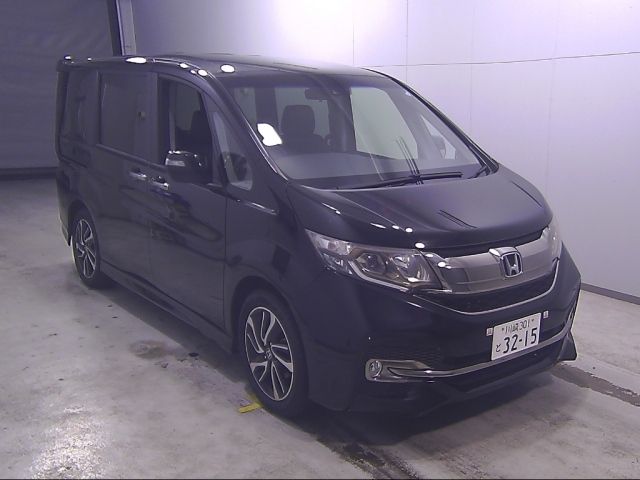 10349 Honda Step wagon RP3 2017 г. (Honda Tokyo)